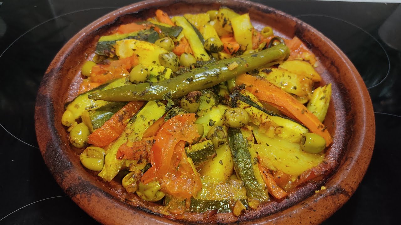 اسهل والذ طجين بالخضر بدون لحم في الفرن.   tajine aux légumes sans viande au four