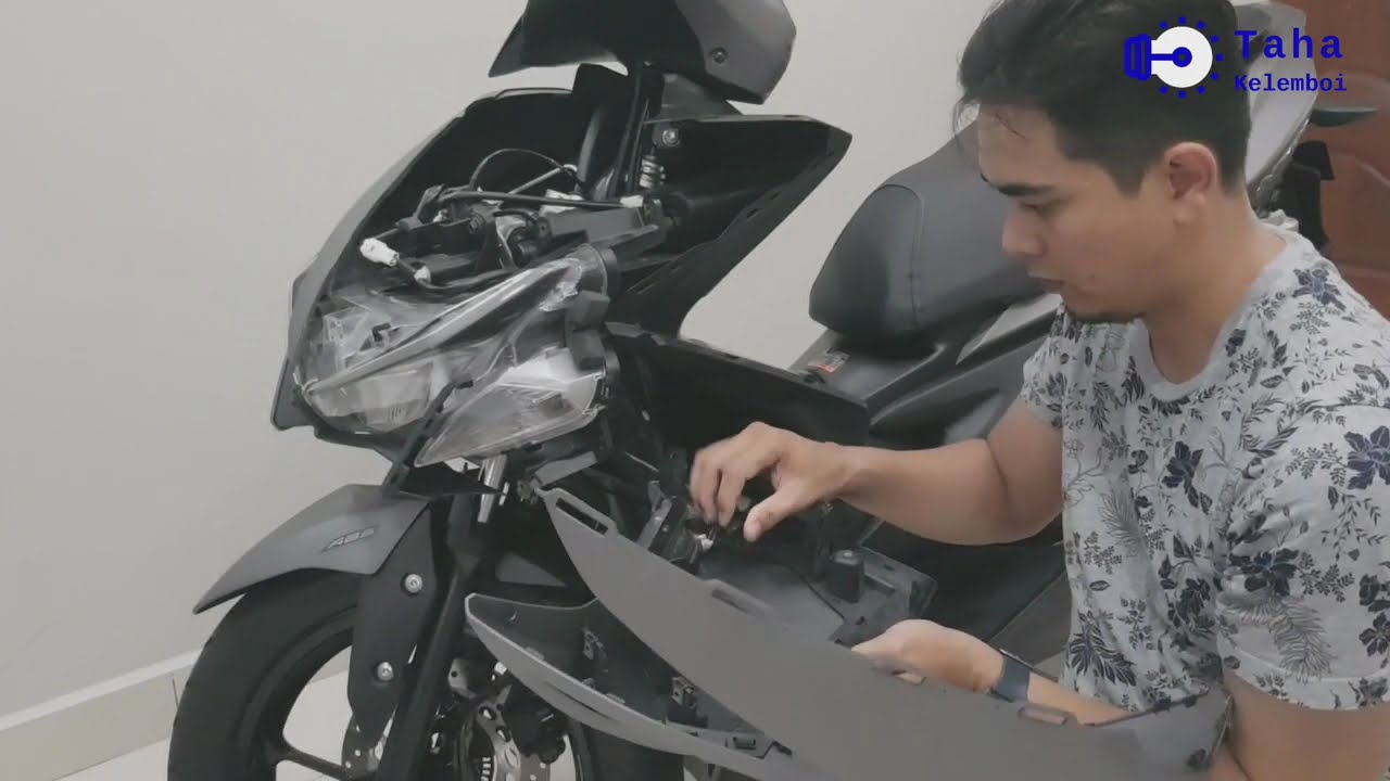 HOW TO REMOVE BODY PART YAMAHA NVX /  AEROX 155 CARA MUDAH MENANGGALKAN COVERSET NVX 155 VEATNAM