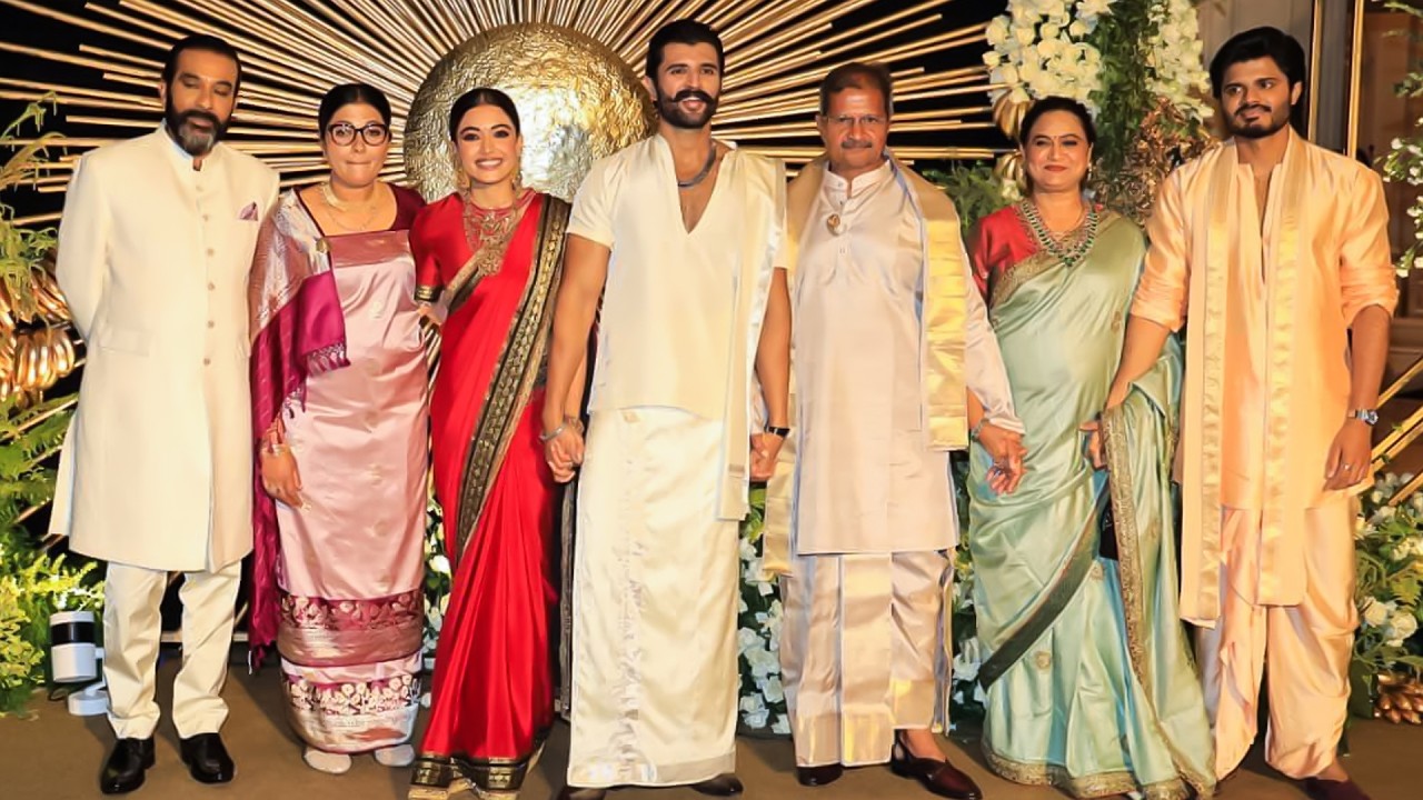 విజయ్ రష్మిక ఫ్యామిలీ Vijay Deverakonda & Rashmika Mandanna Wedding Reception #Virosh Reception Live
