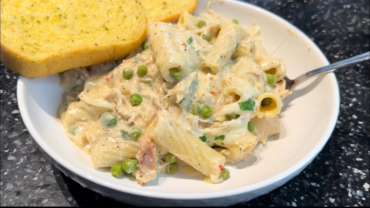 Crockpot Garlic Parmesan Chicken Pasta