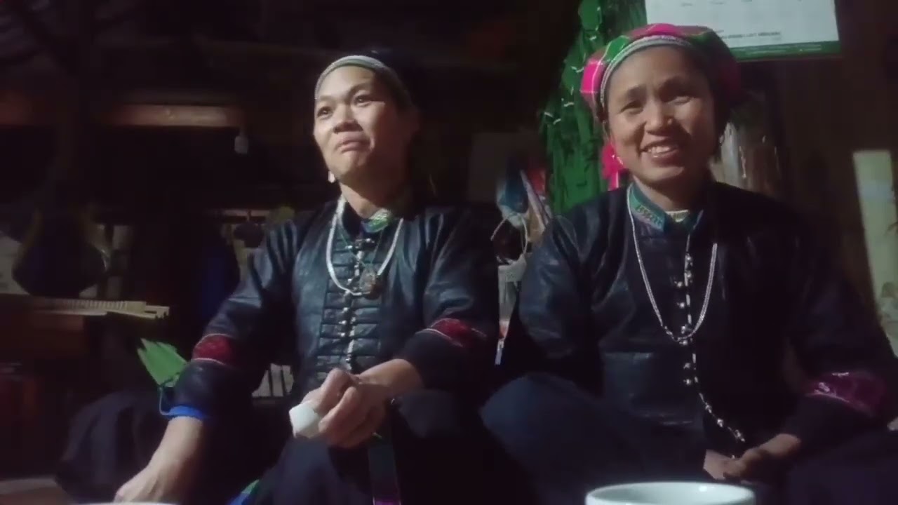 Hát nùng gái khau táo trai đán khao
