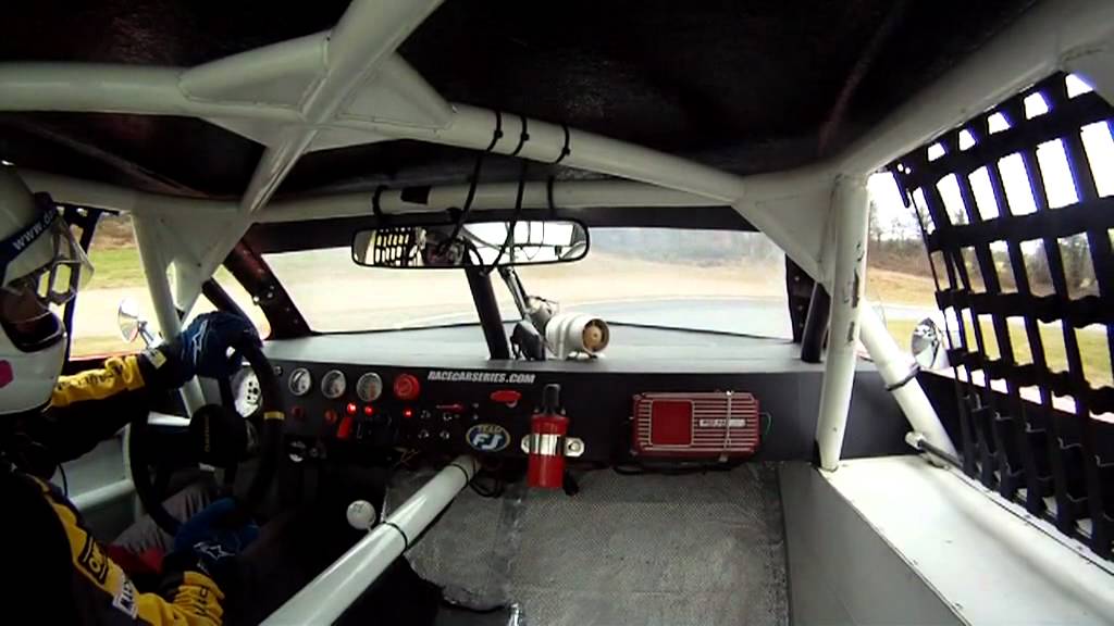 José Manuel de los Milagros prueba por primera vez el Nascar de las Eurorace Series en Pau Arnos