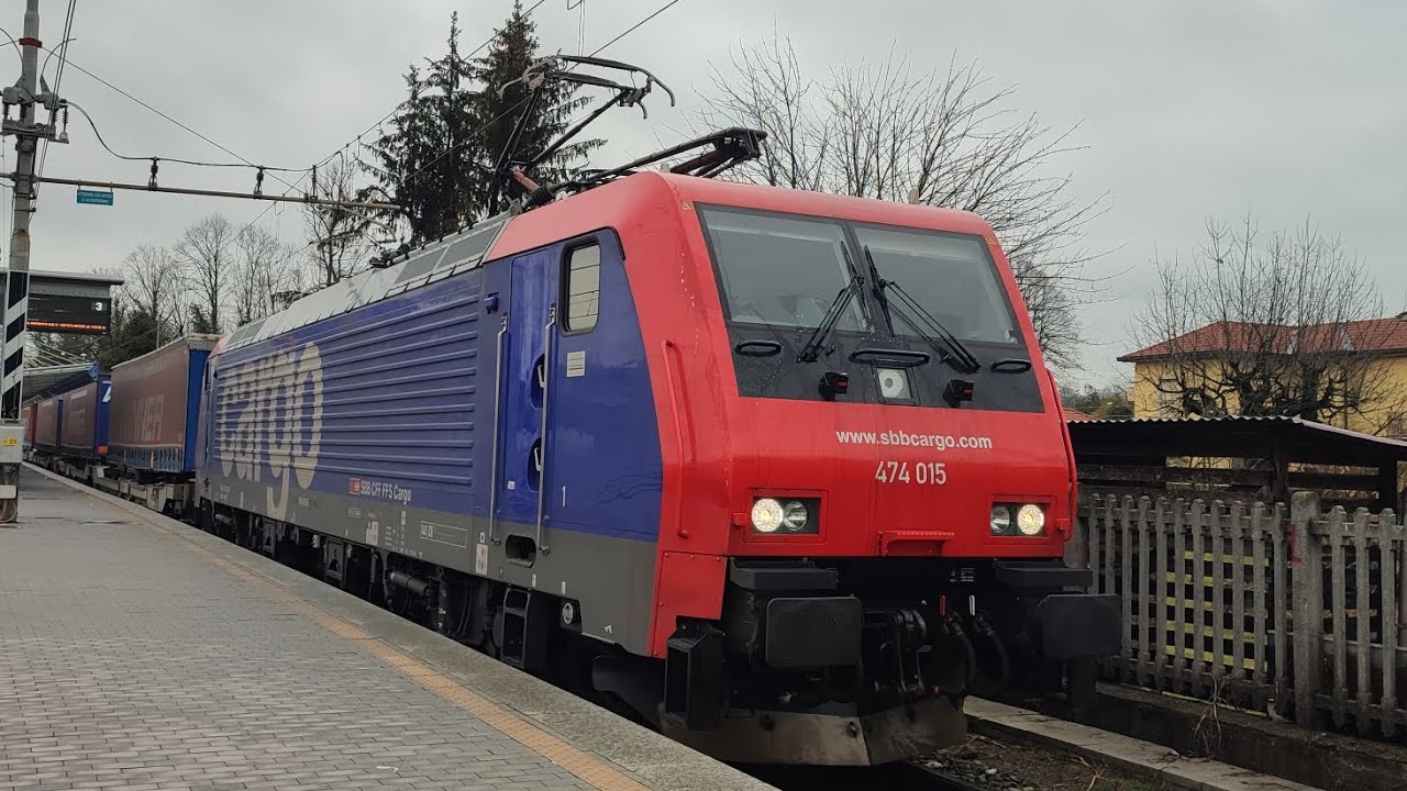 tanti treni alla stazione di Camnago Lentate