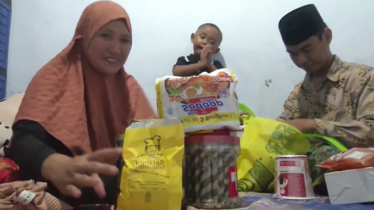 Momen Manis Tukar Kado dengan Pasangan 🎁💖