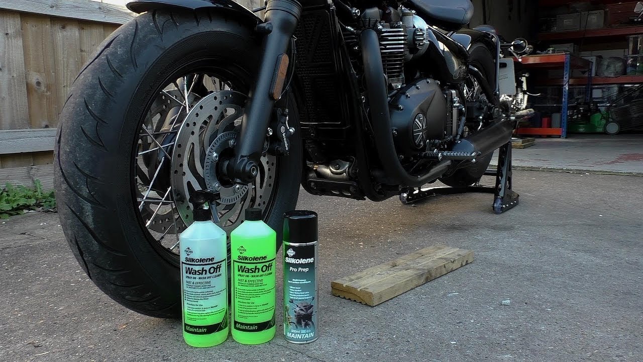 Cleaning Your Triumph Bonneville? The full Fillingham with a twist! silkolene wash off/pro prep.