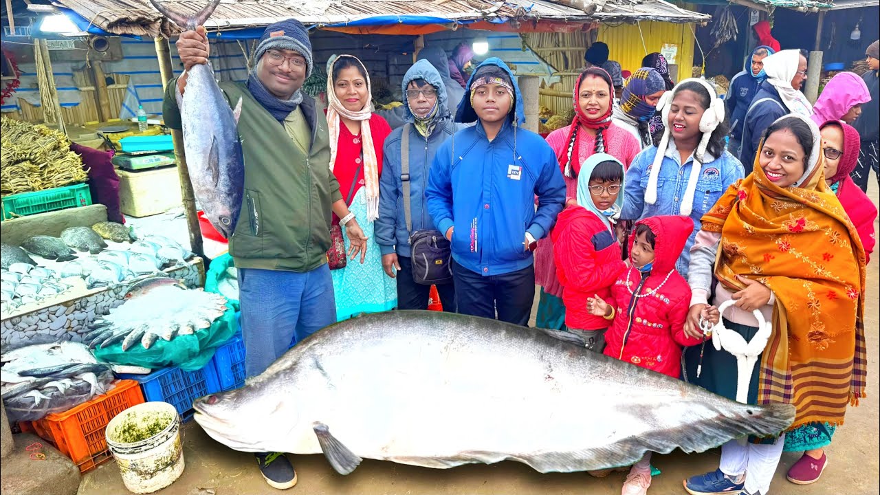 দীঘা থেকে ৪ কেজির চিতল, ৪ কেজির টুনা মাছ নেওয়া হল । কনকনে ঠান্ডাতেও সারাদিনটা হৈ হৈ করে কেটে গেল।