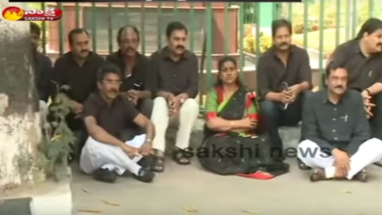 YSRCP Leaders 'Black Badges' Against TDP Stance || AP Assembly