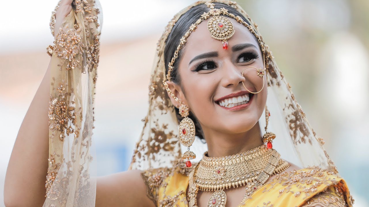 Desfile de Alegorías por el Festival Internacional de Artes Vivas Loja 2022