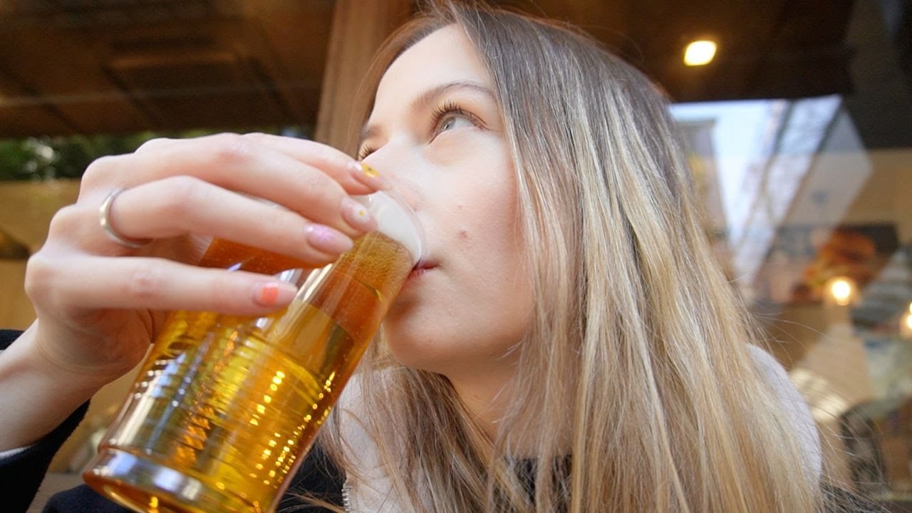 Exploring two shopping streets and enjoying Japanese sweets in Atami【Japan Life】