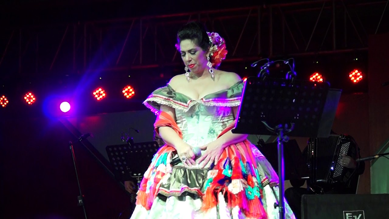 La Llorona - Regina Orozco
