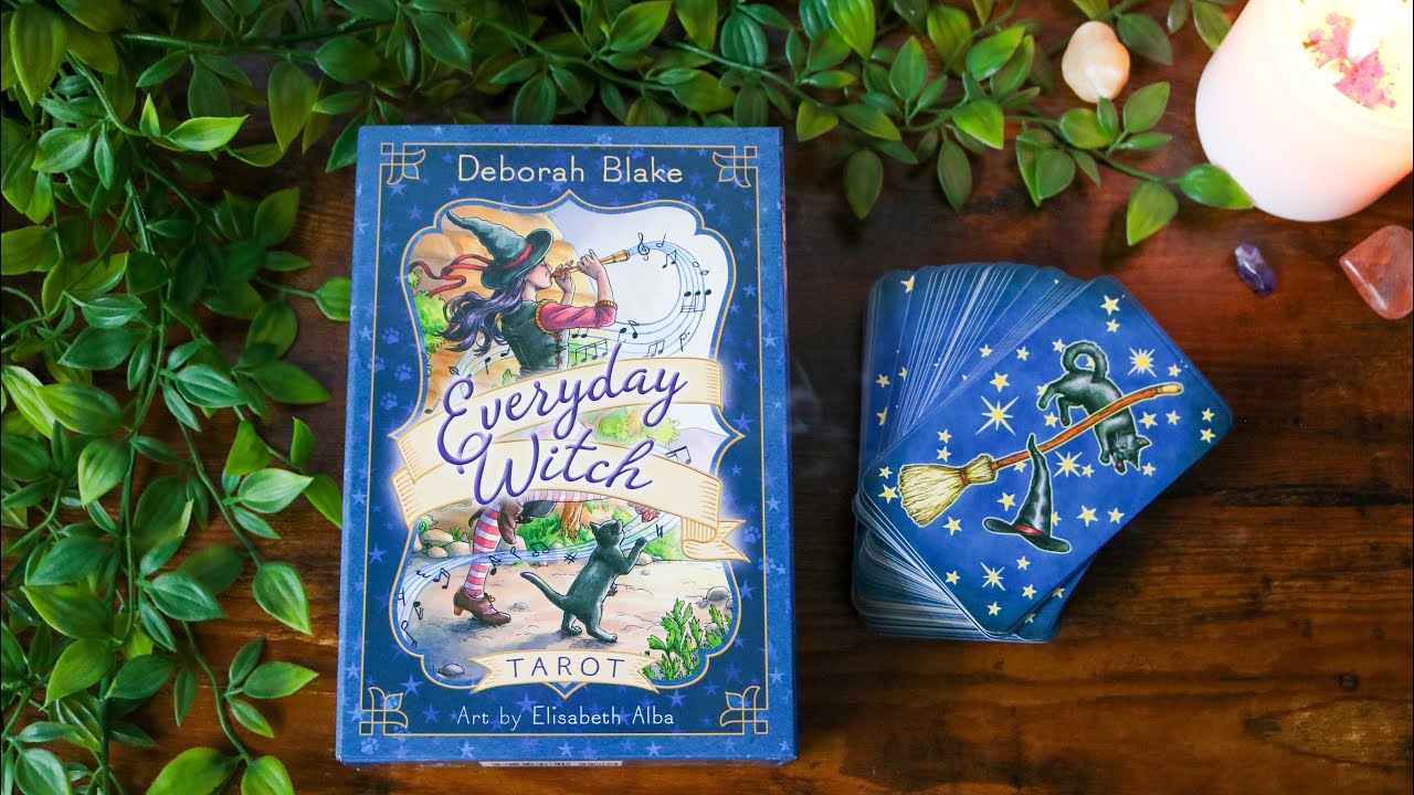 Unboxing- Everyday Witch Tarot Deck🔮|Flip Through & Size Comparison ✨