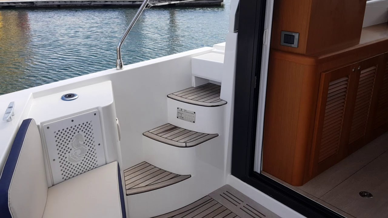 BENETEAU SWIFT TRAWLER 35