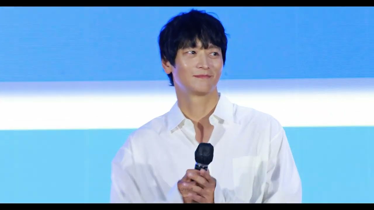250920 BIFF 형사 야외 무대인사 강동원