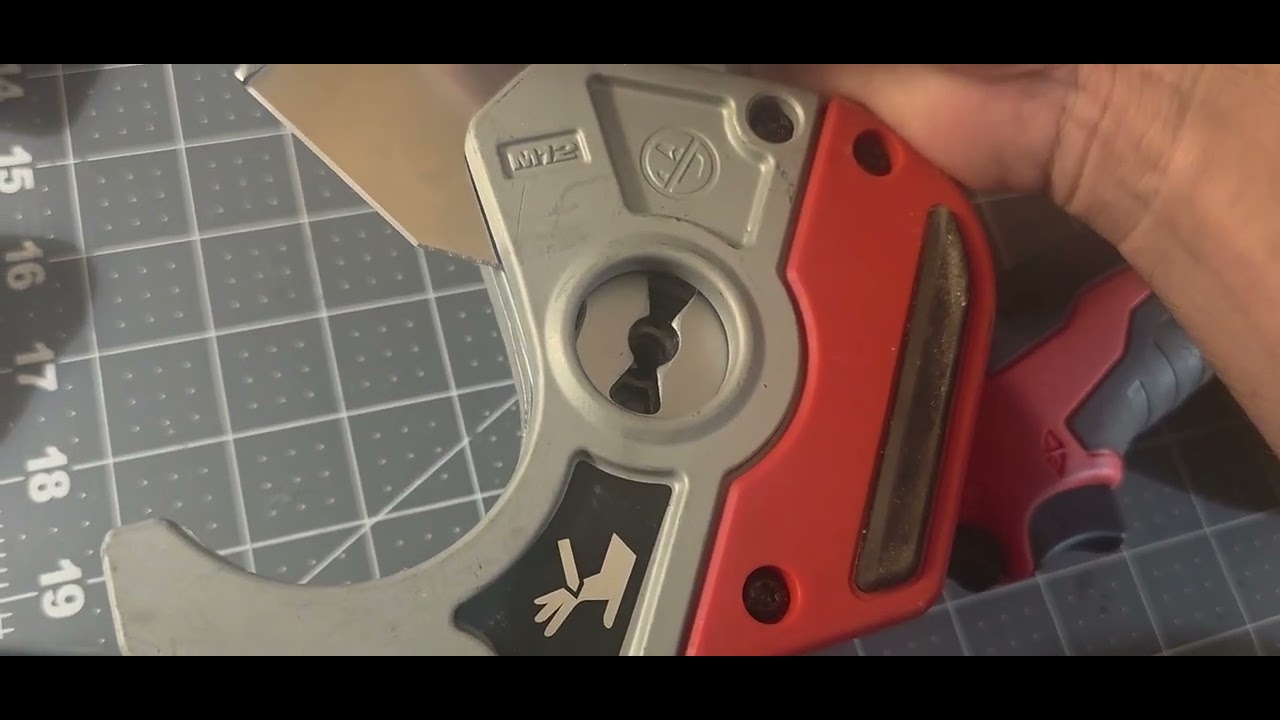 Milwaukee  PVC pipe cutter blade change 2470-20