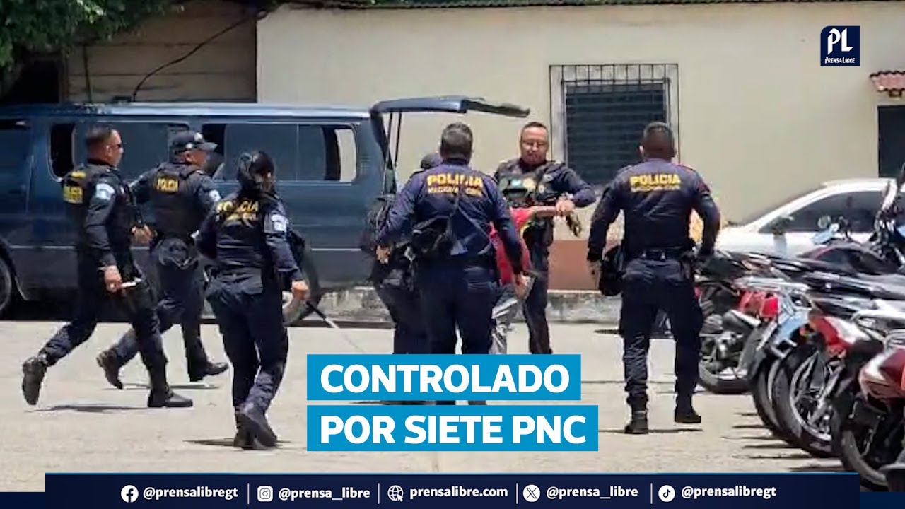 Siete policías detienen a hombre armado con machete que amenazaba a vecinos en Mazatenango