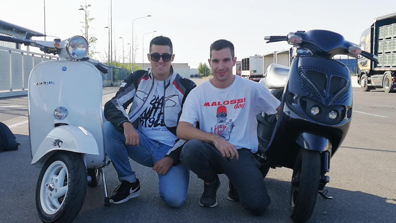 ИТАЛЬЯНСКАЯ VESPA С НАСТРОЕННЫМ ДВИГАТЕЛЕМ VS ZIP SP 172 CC MALOSSI TUNED
