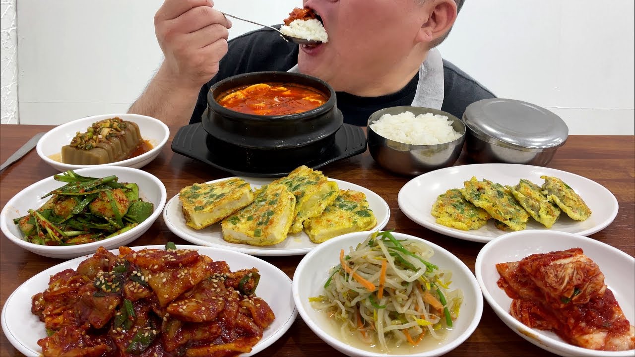 25년전 3천원 메뉴 하나만 시켜도 반찬 6가지 주는 학교앞 백반집 그대로네요.... MUKBANG