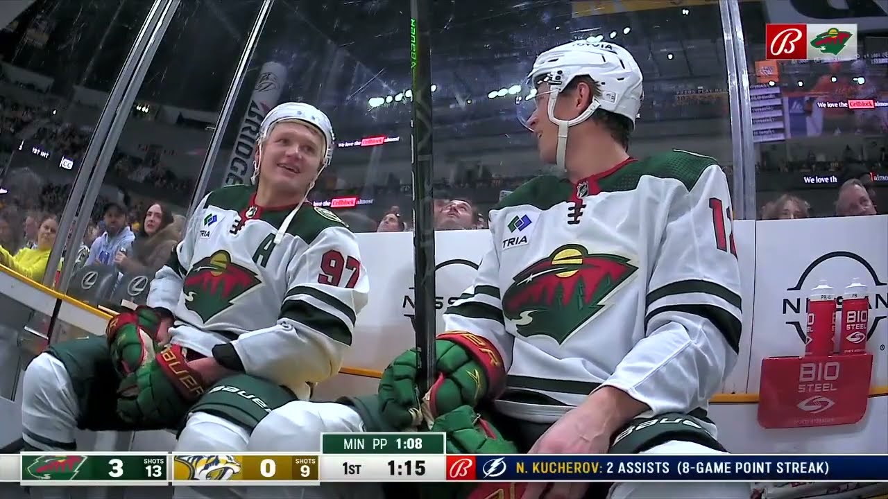 Kirill Kaprizov gets a roughing penalty against Jeremy Lauzon (30 nov 2023)