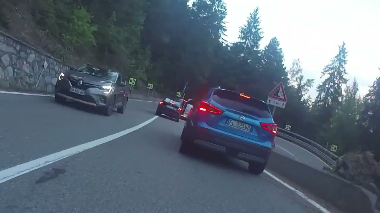 sorpassi tornanti in bici  -)))