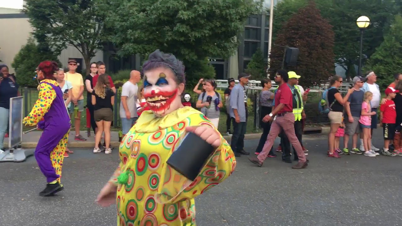 SIXFLAGS GREAT ADVENTURE FRIGHT FEST PARADE OPENING DAY 9-16