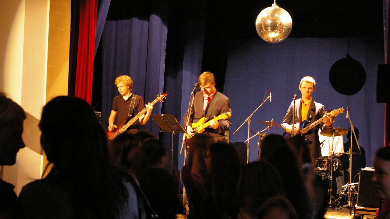 Suvehääl (Virmalised) - Neli Ja Pool (Rajaots), Live at Rakvere Rahvamaja