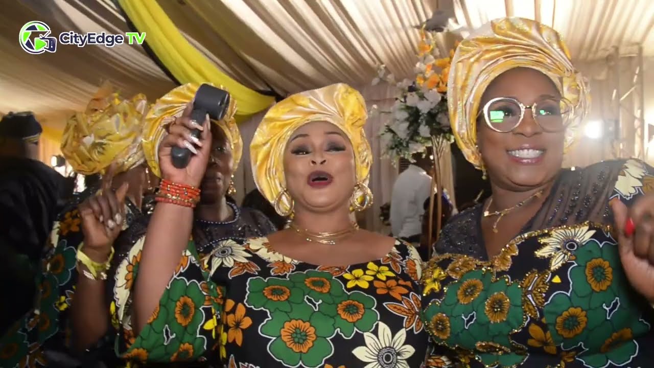 YINKA AYEFELE LIVE AT LATE MADAM R.I. AJIDAHUN OYEWOLE BURIAL CEREMONY