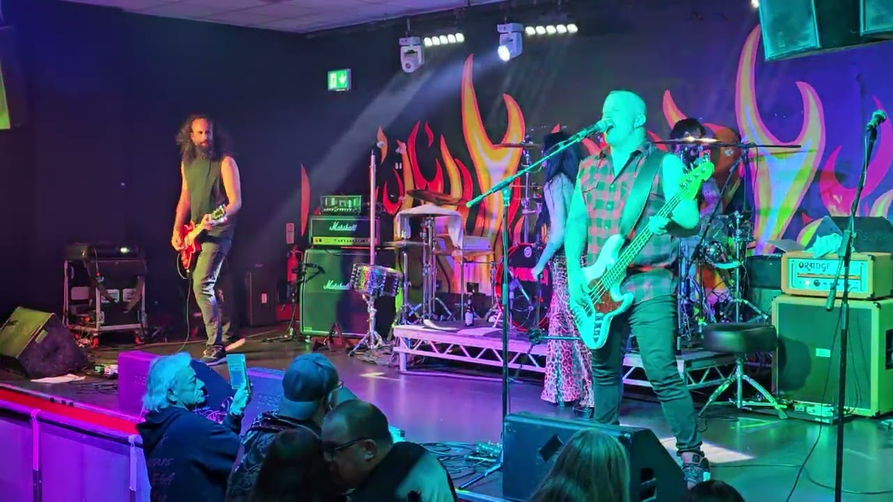 KIM JENNETT - LET ME BE THE ONE - LIVE @Yardbirds, Grimsby. ( 28/09/2023 )