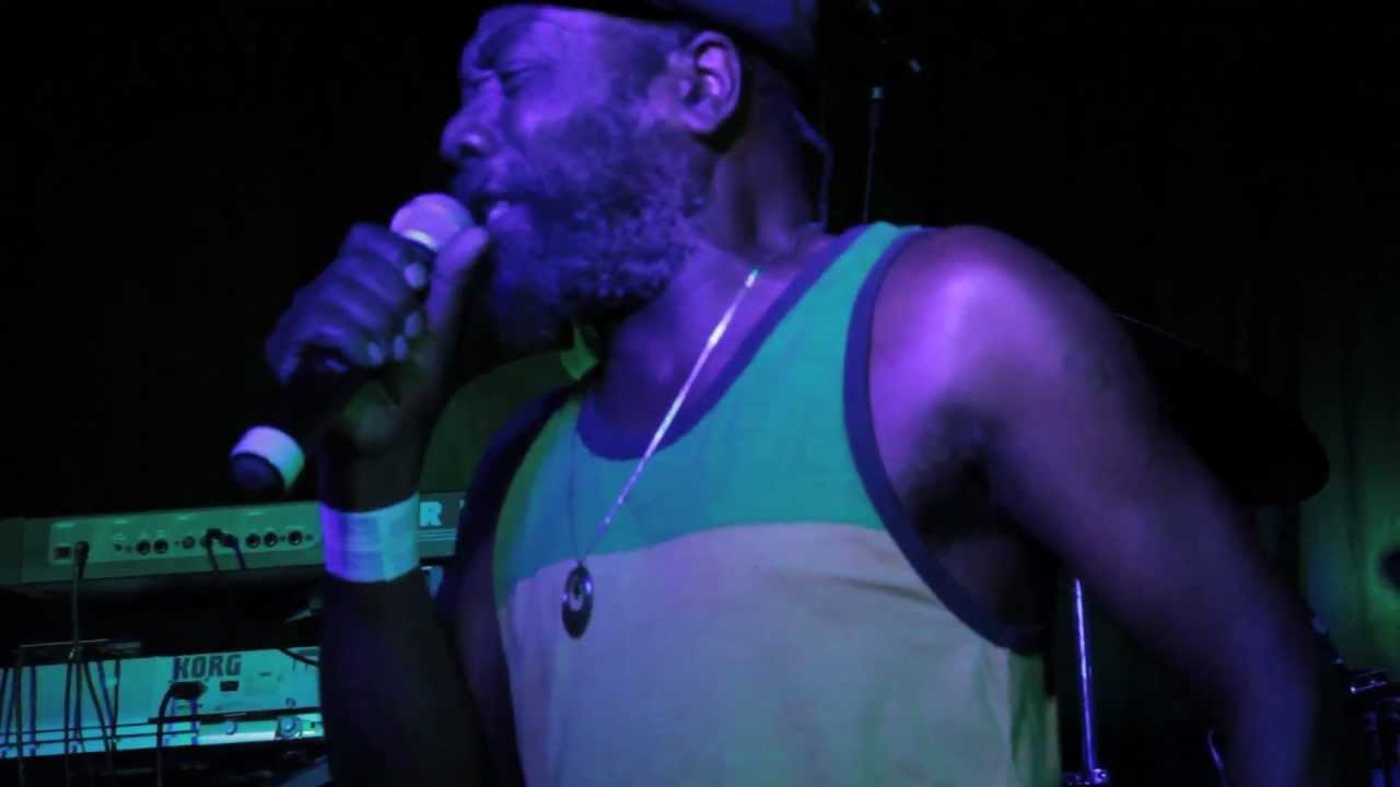 Clinton Fearon Feat. BRasil Riddim - Other side