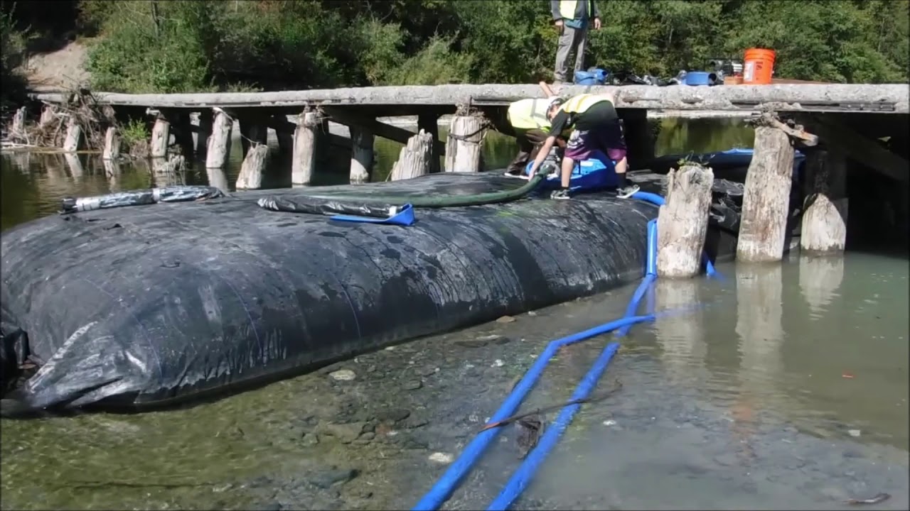 3ft, 4ft, 6ft AquaDams removal from Eel River, Holmes Flat, CA 2016
