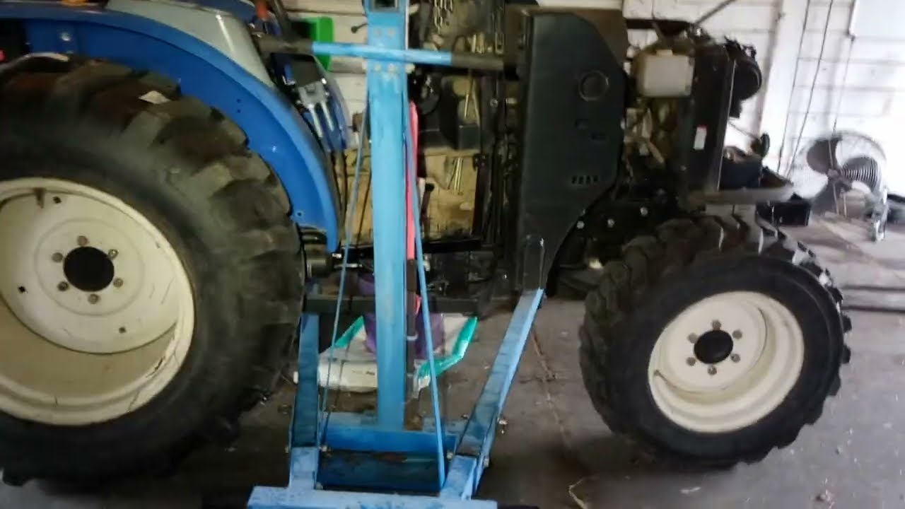 Part 1 - New Holland Boomer 40 Splitting Tractor to Replace Clutch
