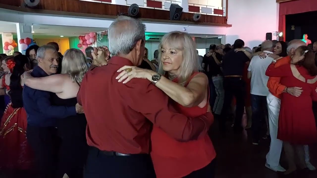 Baile em comemoração ao dia  internacional Das mulheres.