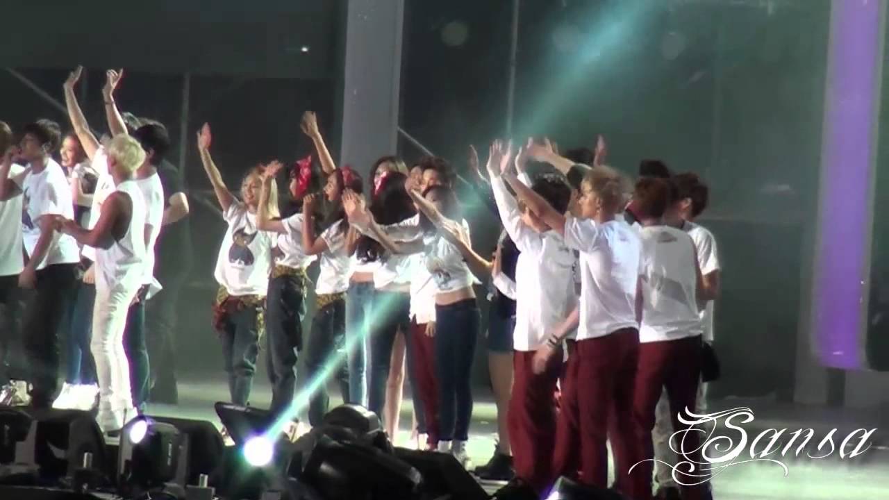 131019 SMTOWN in Beijing - SM Family ending stage (FULL)