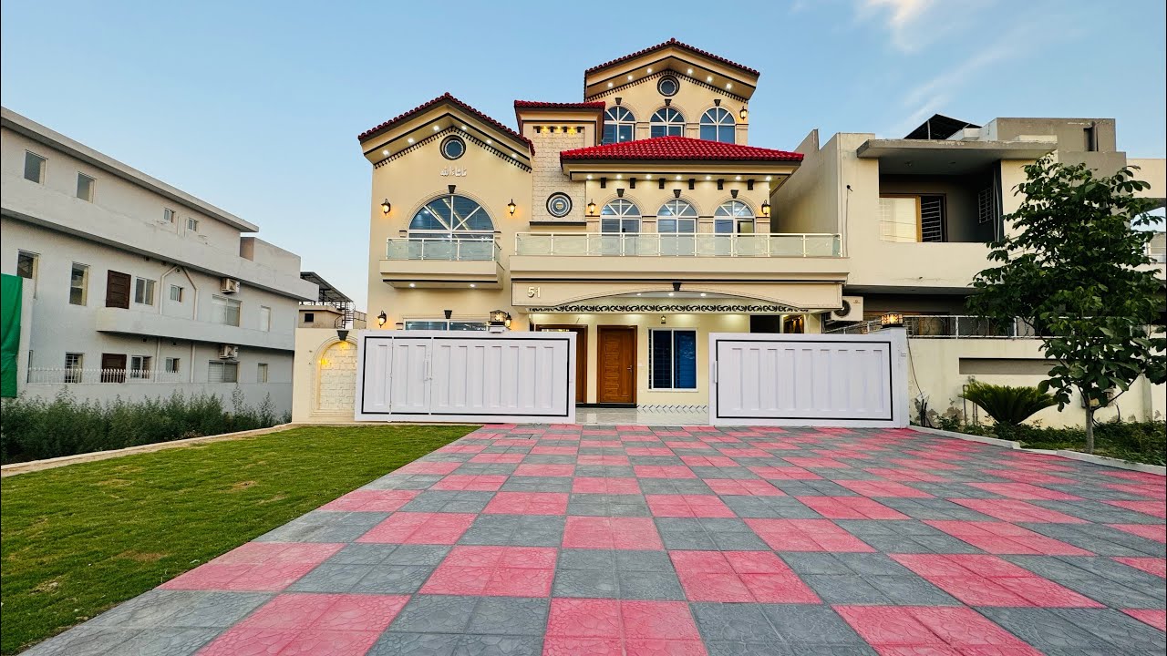 14 Marla House For Sale in G-13 Islamabad