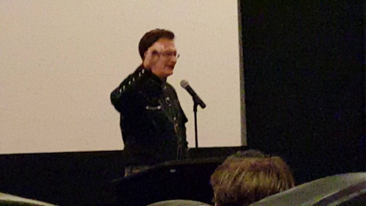 Joe Bob Briggs introduces Texas Chainsaw Massacre Part 2