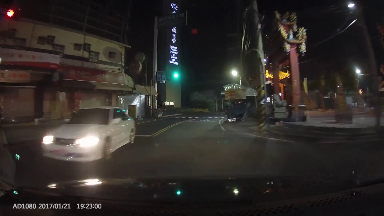 銨鉑机店AD1080 晚上 前鏡頭