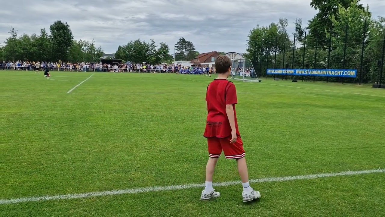 FC Wenden - Eintracht Braunschweig Einlauf