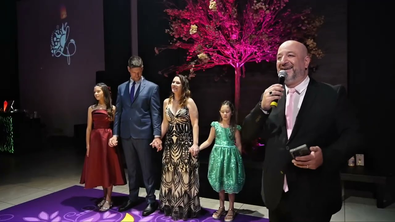 Debutante Lara 15 anos no Espaço e Buffet Villa Baruc 