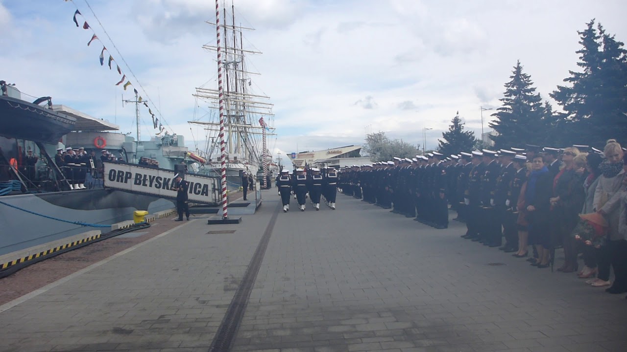 Polish naval parade by the WW2 destroyer 