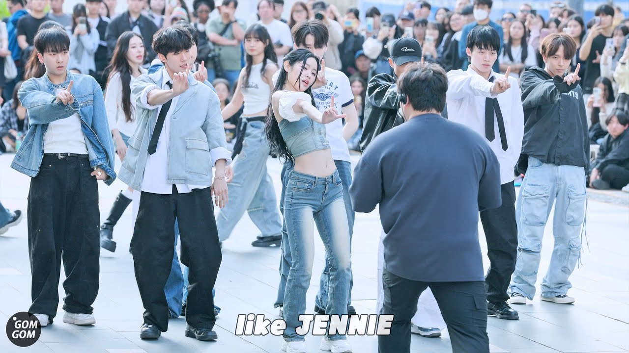 250511 아트비트 (ARTBEAT) / 제니 JENNIE - like JENNIE @청계광장 / 직캠 fancam