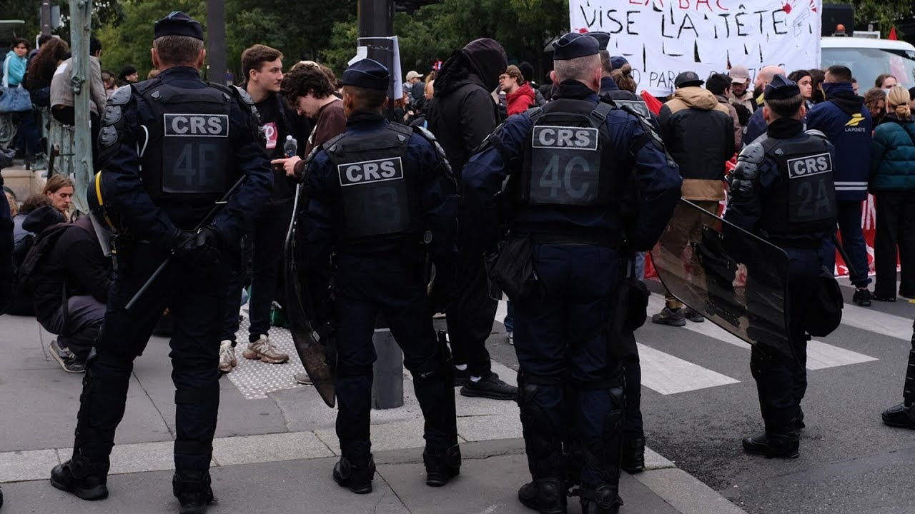 France to deploy 70,000 police officers Saturday as it prepares for more mass protests