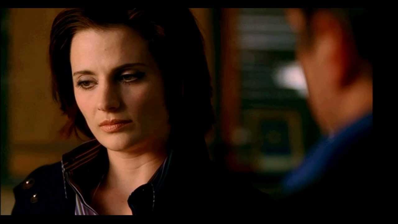 Castle 1x05 Beckett tells Castle about her mothers murder .