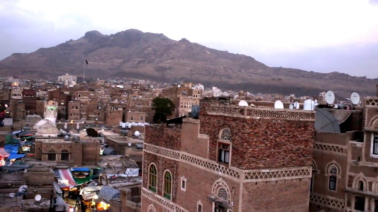 Call to maghrib evening prayers, old City, Sana'a, Yemen, 11/04.13.