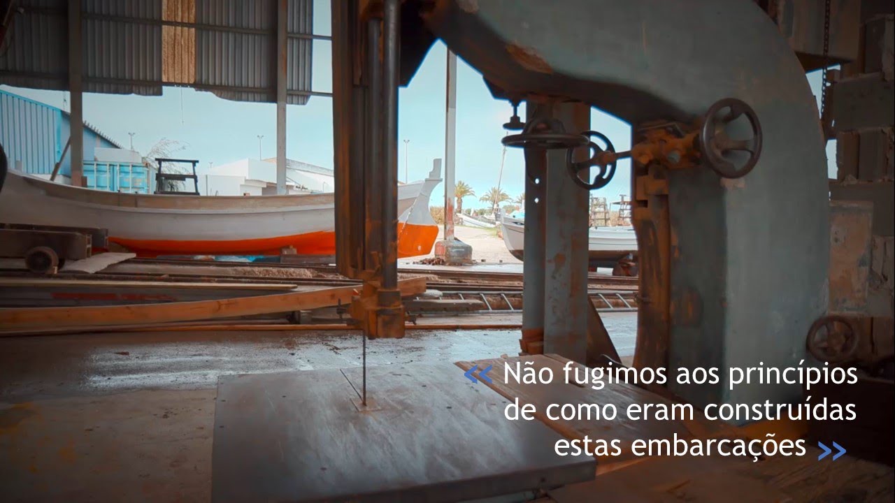 O Estaleiro Naval de Sarilhos Pequenos é um dos últimos a funcionar no país