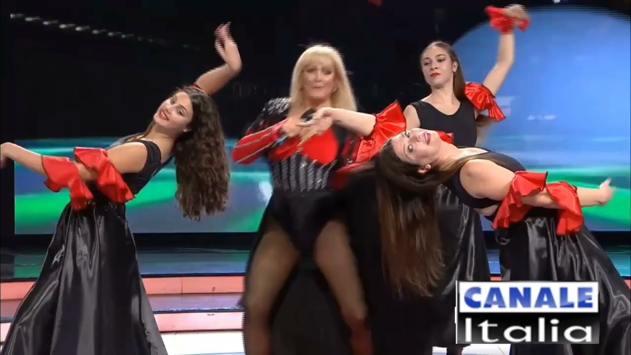 MIX RAFFAELLA CARRÀ cover  in interprete dei suoi brani  Enza Ganà  Con il corpo Di ballo 