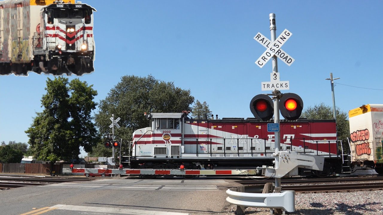 M&ET 2002 Local | 2nd St. Railroad Crossing, Empire CA (MET On BNSF)