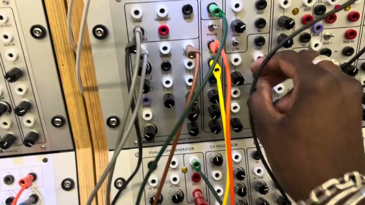 How to make techno on the serge modular synthesizer 