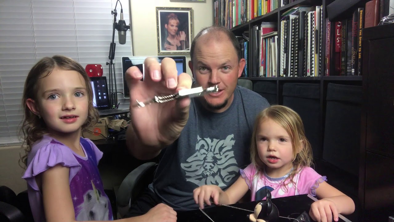 The Thumbcuffs Of DOOOOOOOOOOOOOM!!! - FitzMagic Show - 319 OF 365