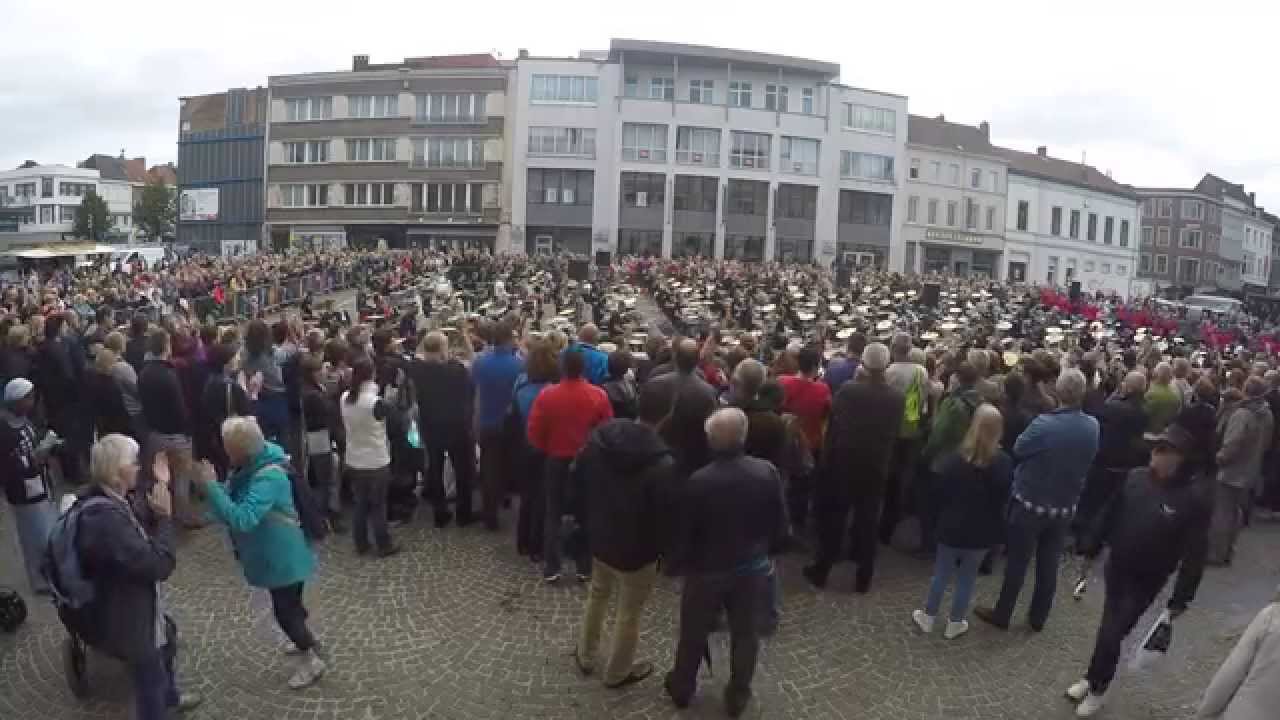 137 drums drumming uptown funk in kortrijk 2