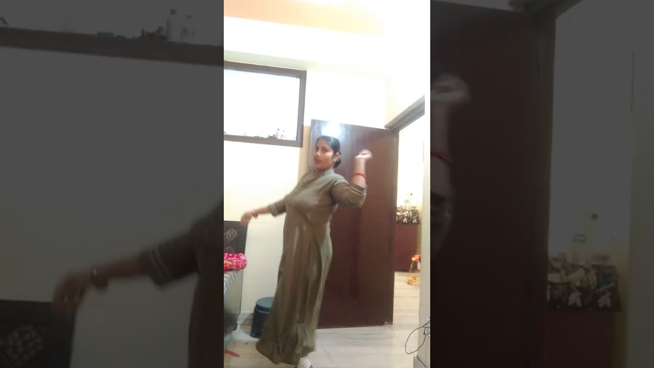 52 gaj ka daman #radhika dance video #viralvideo #viral #trending #video