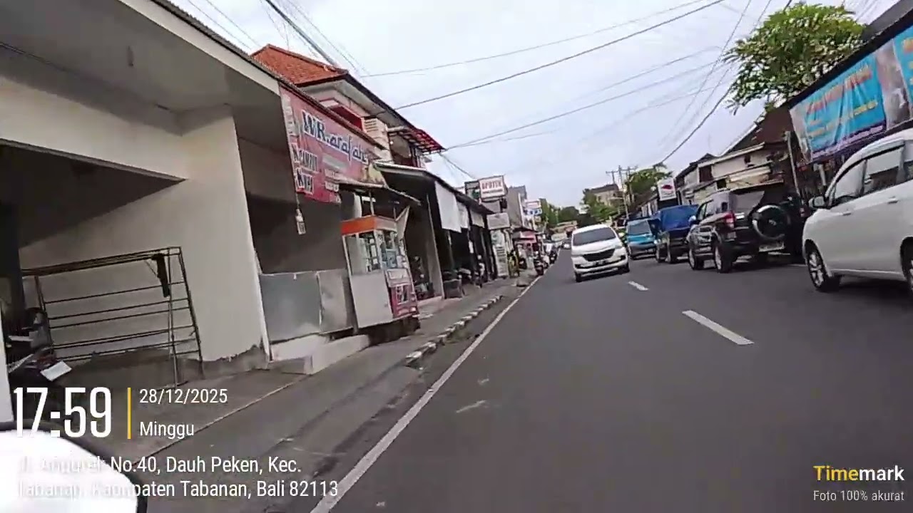 Jalan Raya Denpasar - Gilimanuk Desa Penyalin - Gerokgak Tabanan Bali, motovlog sore hari.